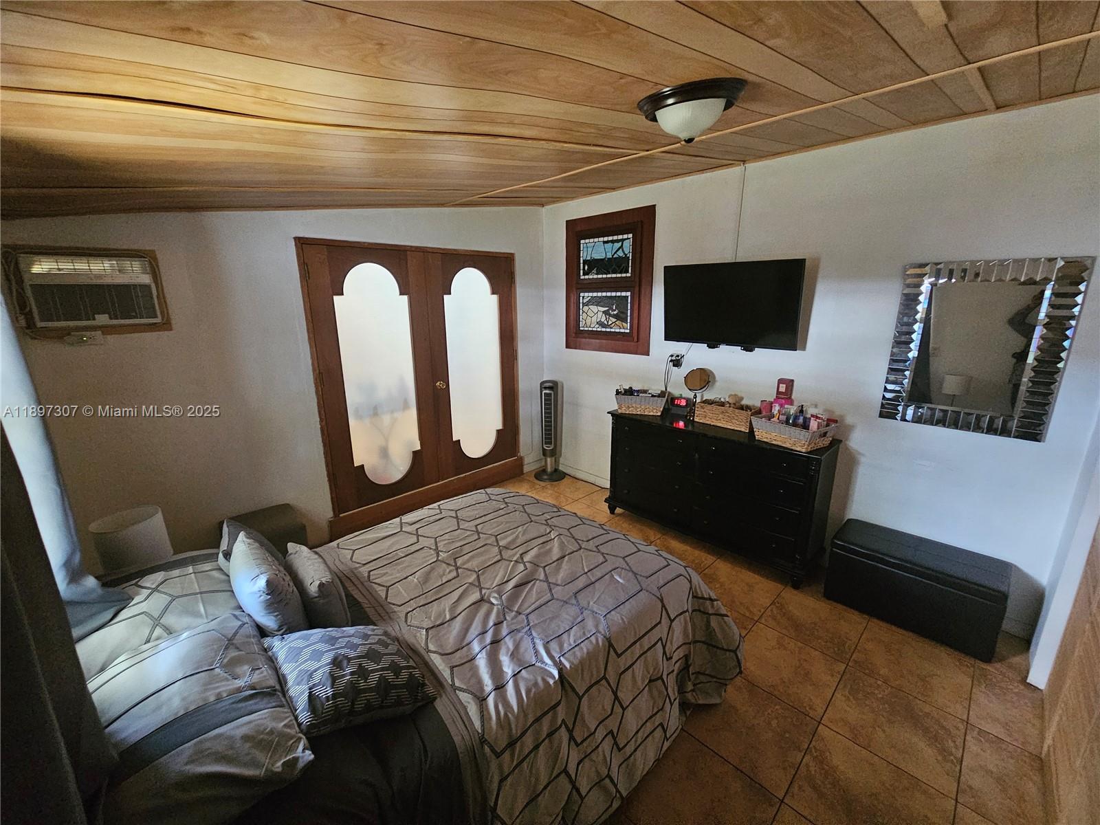 TAMIAMI PINES - Residential