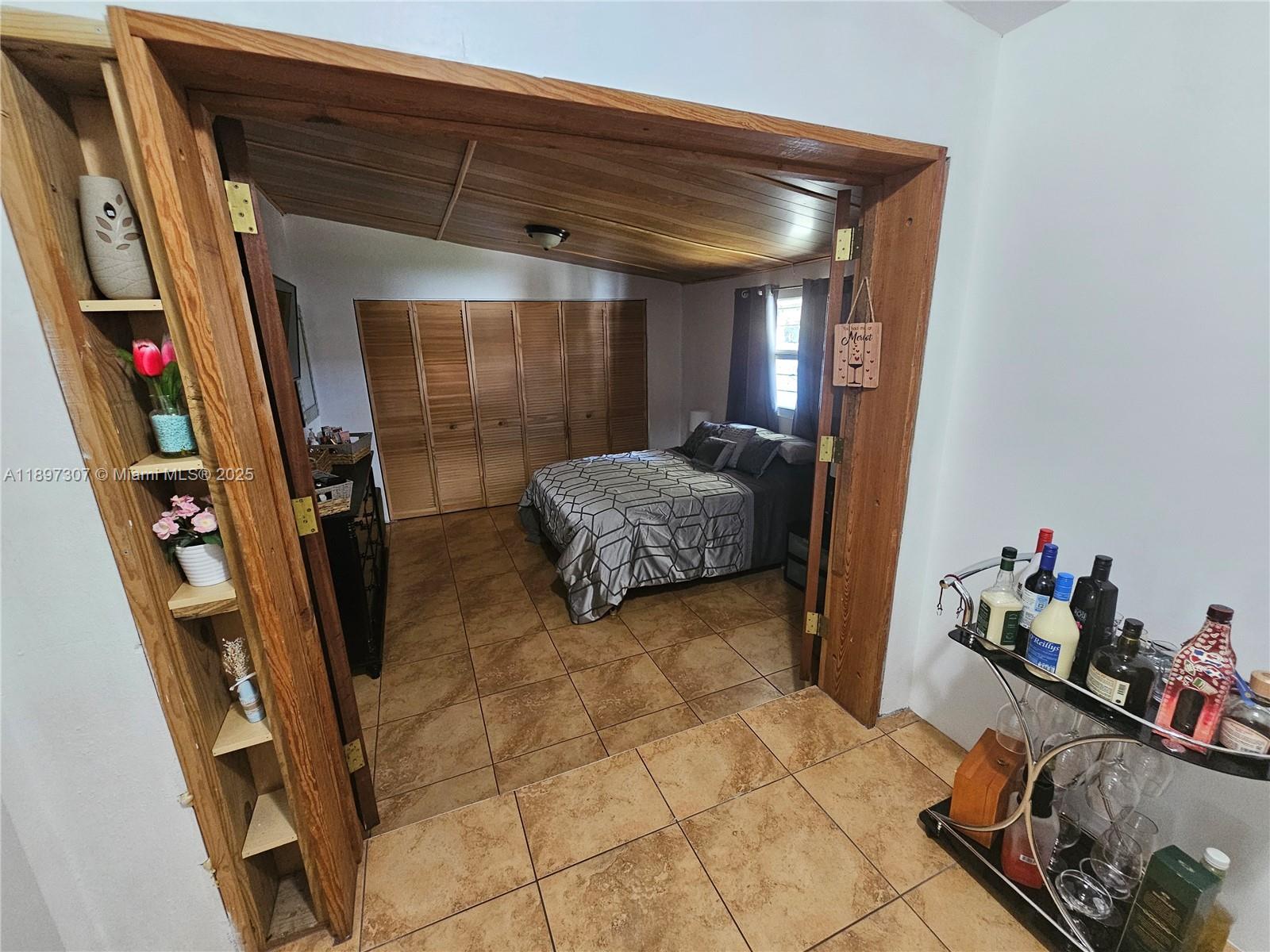TAMIAMI PINES - Residential