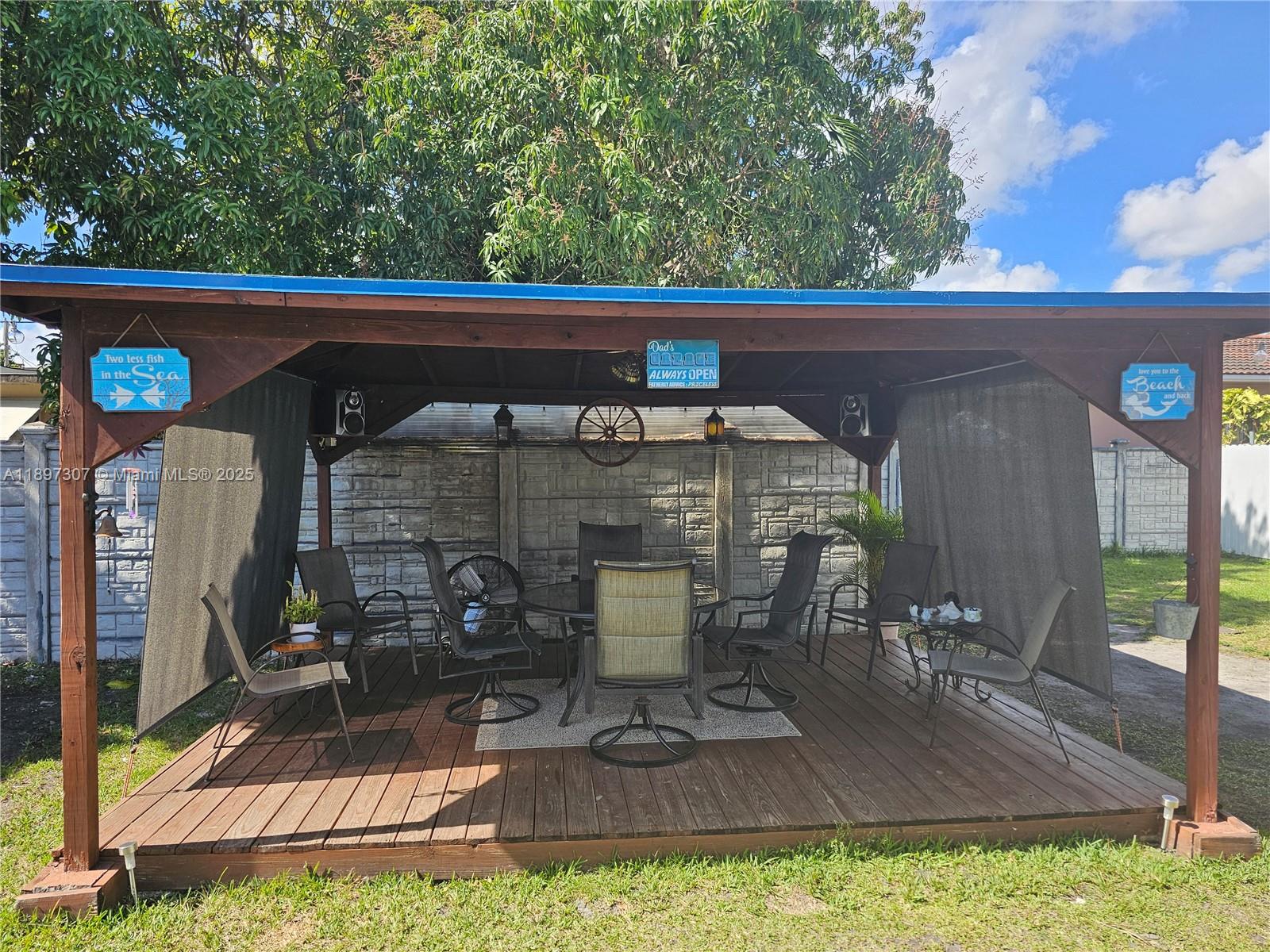 TAMIAMI PINES - Residential