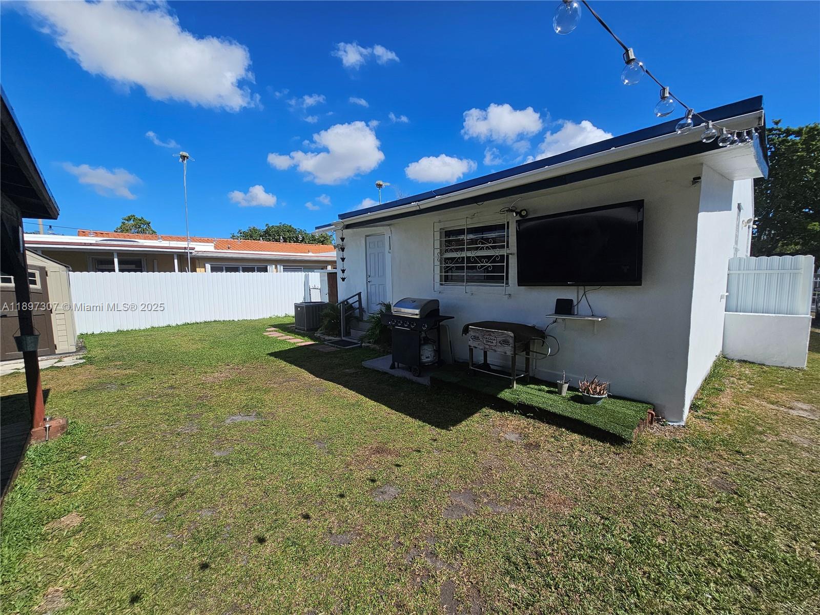 TAMIAMI PINES - Residential