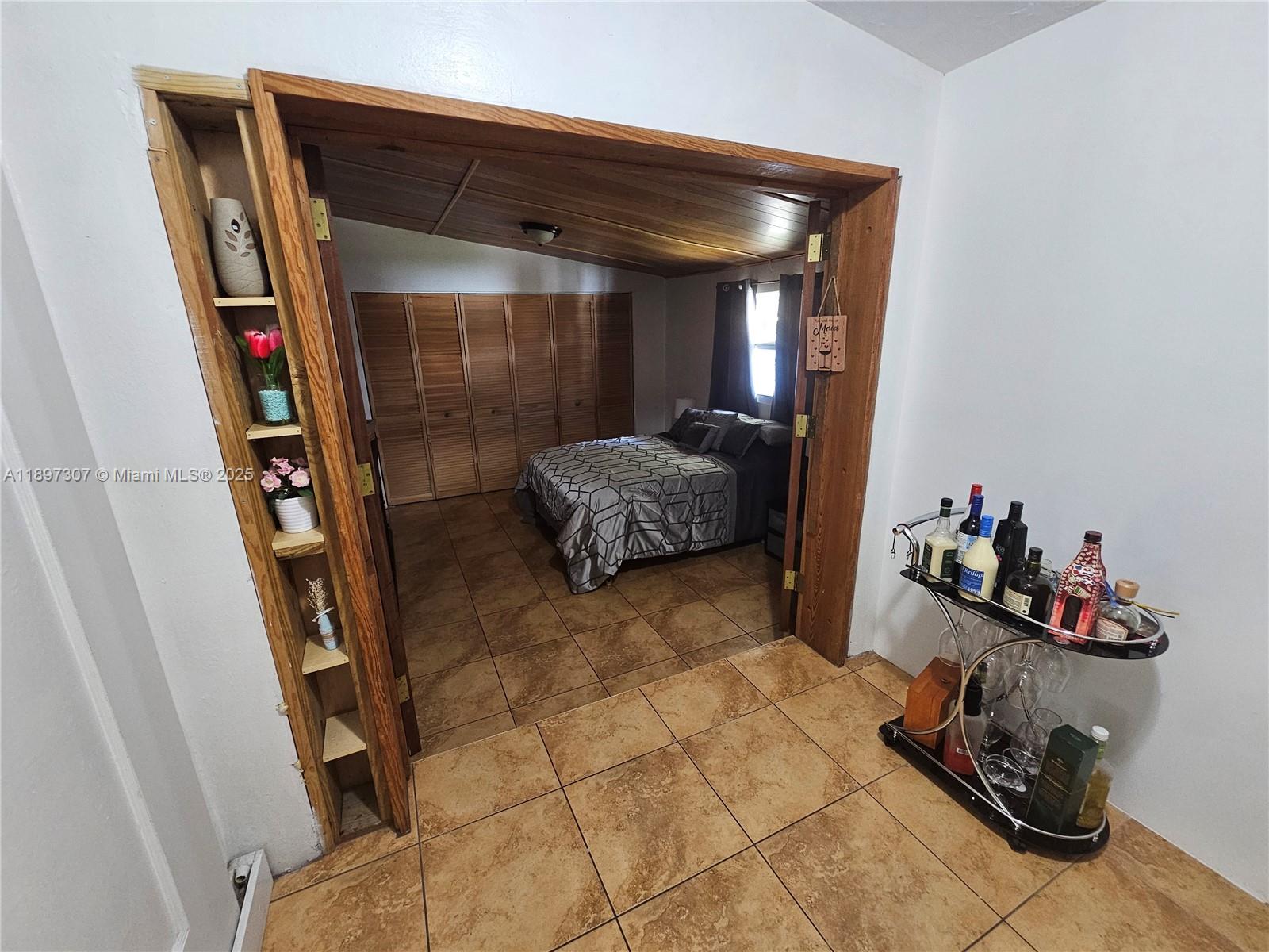 TAMIAMI PINES - Residential