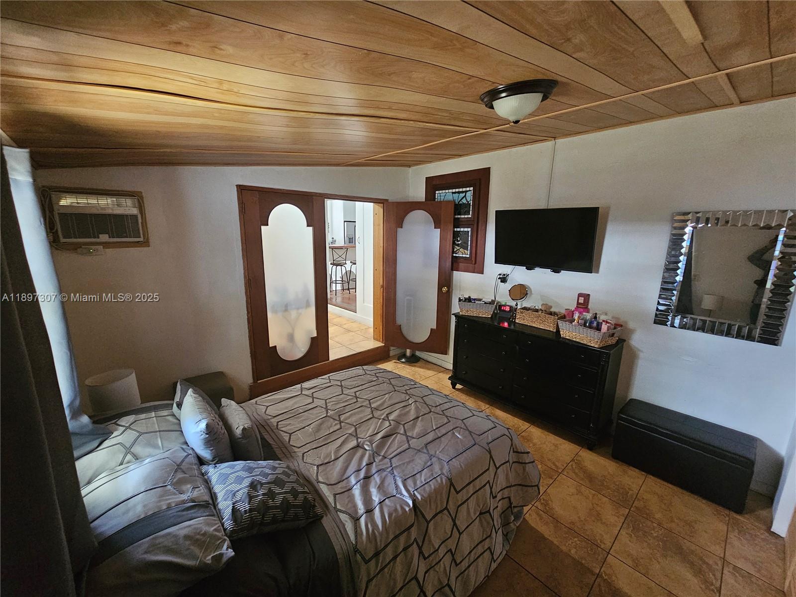 TAMIAMI PINES - Residential