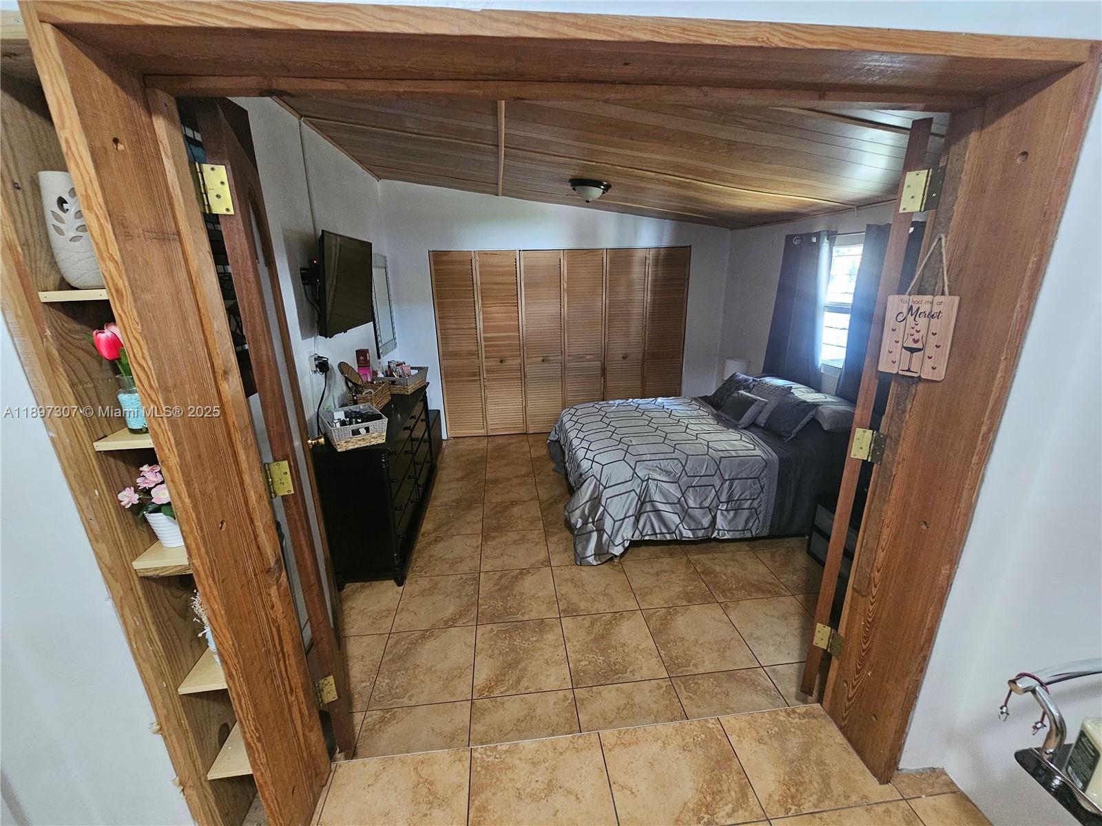 TAMIAMI PINES - Residential