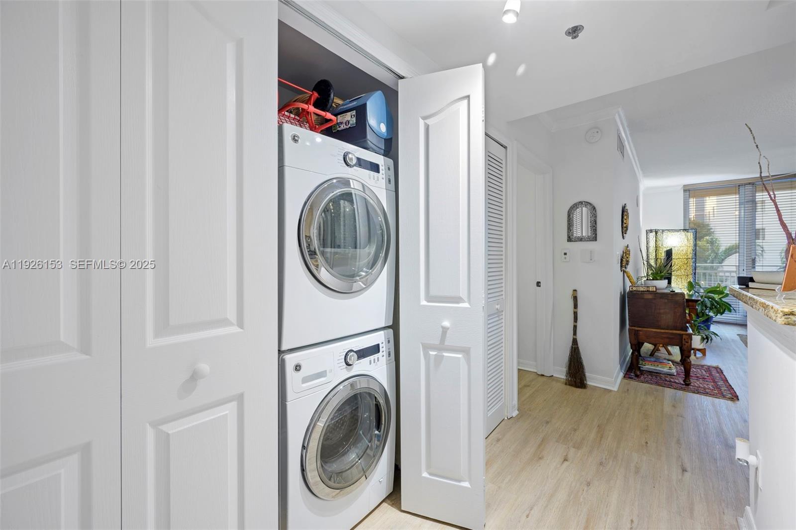 DA VINCI ON DOUGLAS CONDO - Residential