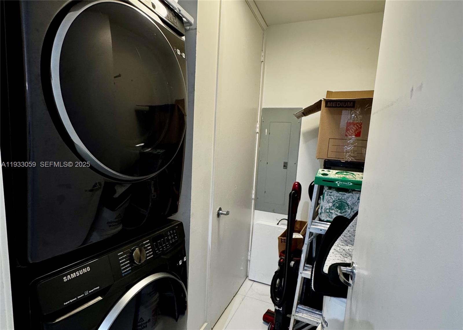 TRUMP ROYALE CONDO - Residential