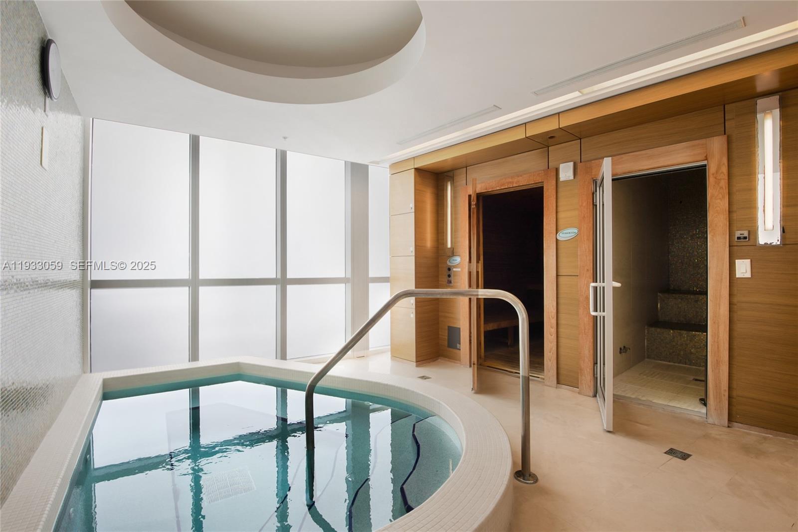 TRUMP ROYALE CONDO - Residential