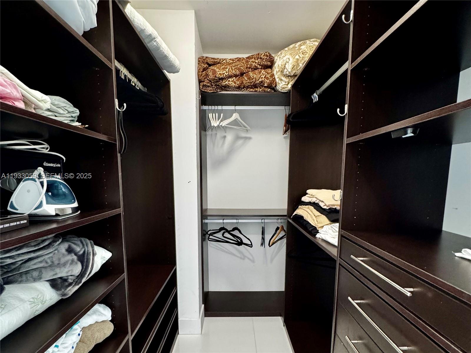 TRUMP ROYALE CONDO - Residential