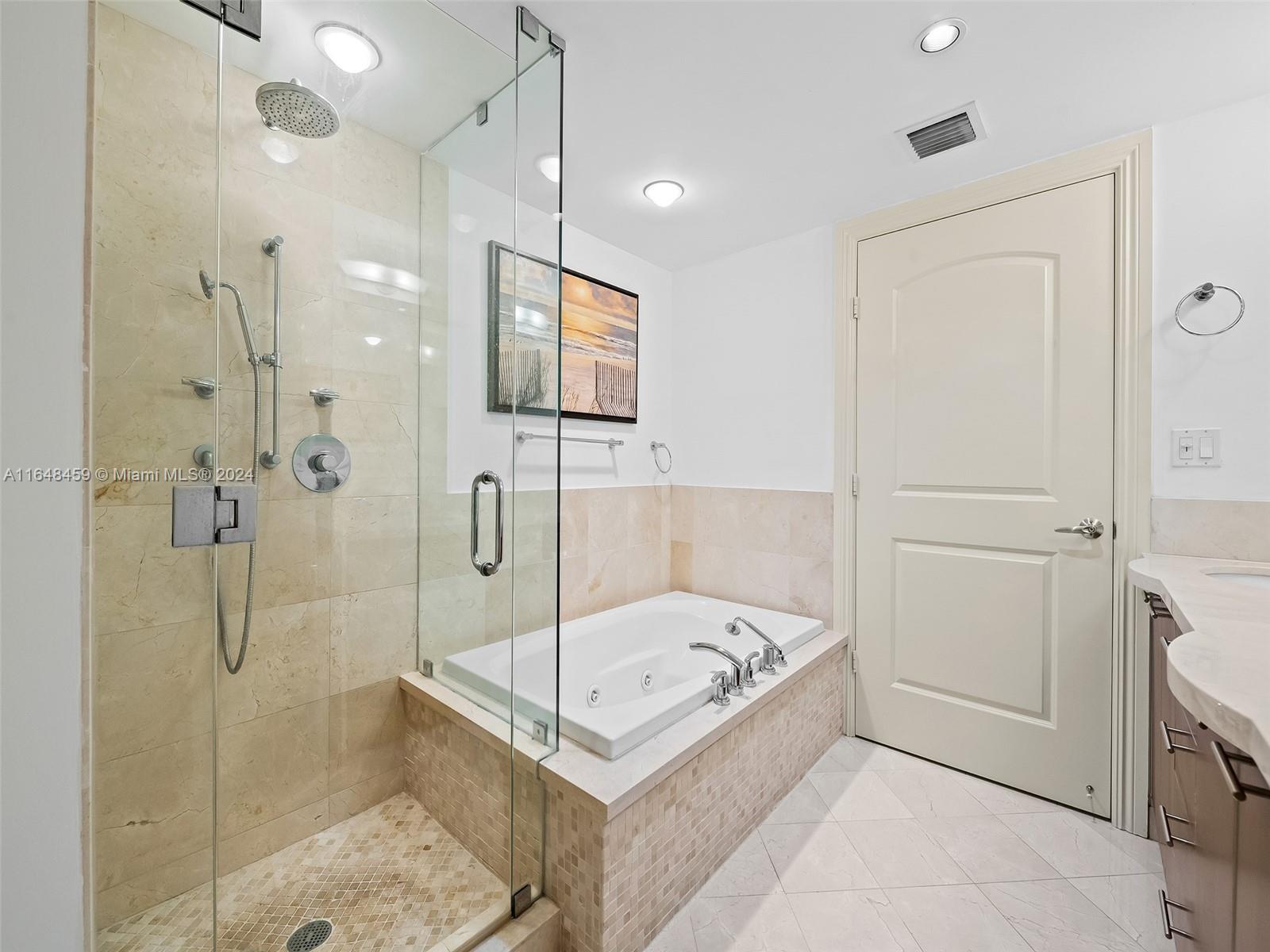 COCONUT GROVE RESIDENCES - Residential