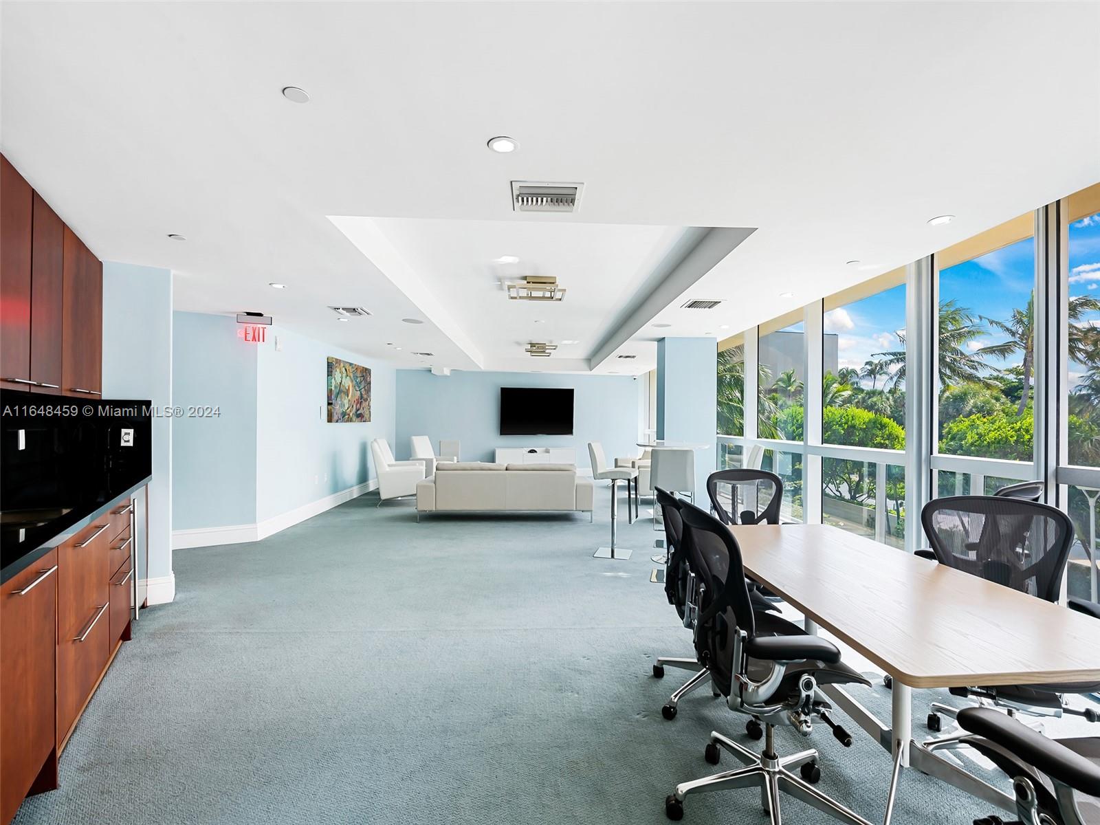 COCONUT GROVE RESIDENCES - Residential