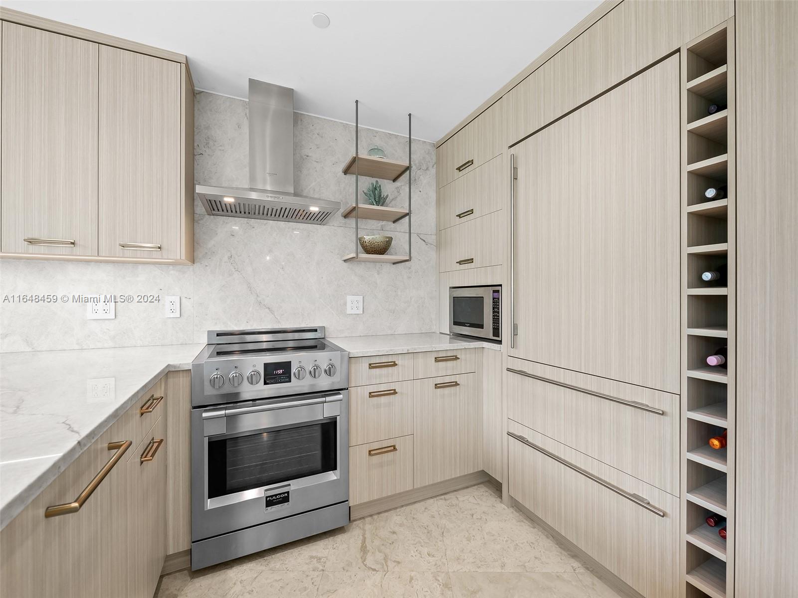 COCONUT GROVE RESIDENCES - Residential