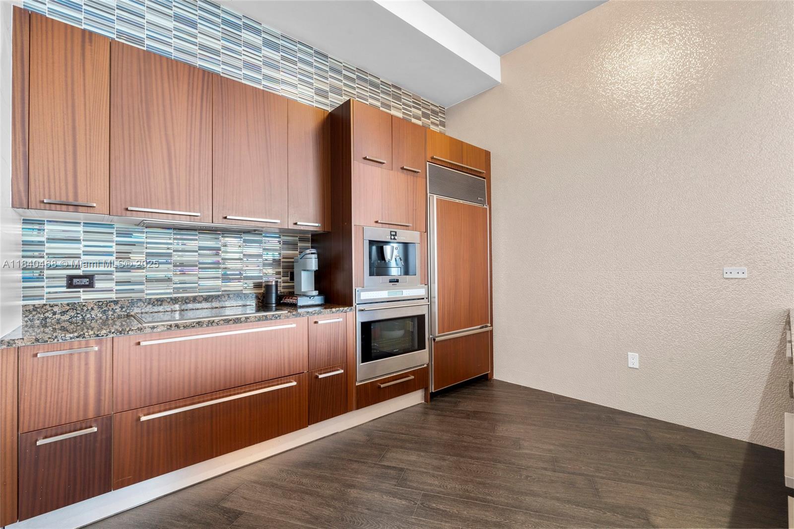 TDR TOWER I CONDO - Residential Lease