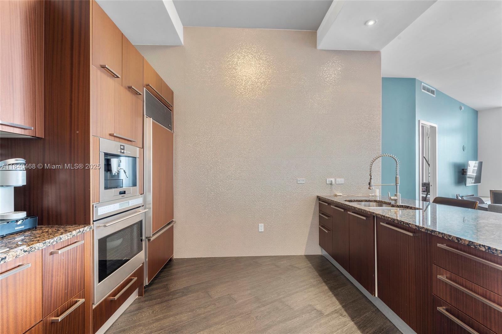 TDR TOWER I CONDO - Residential Lease