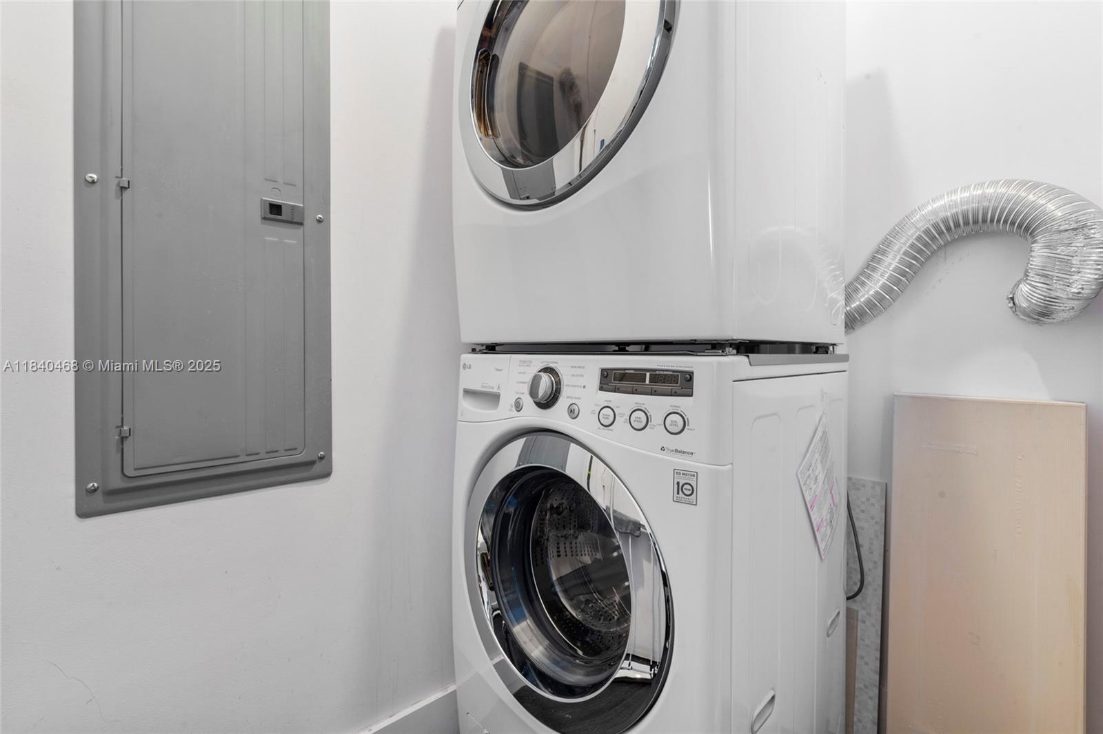 TDR TOWER I CONDO - Residential Lease