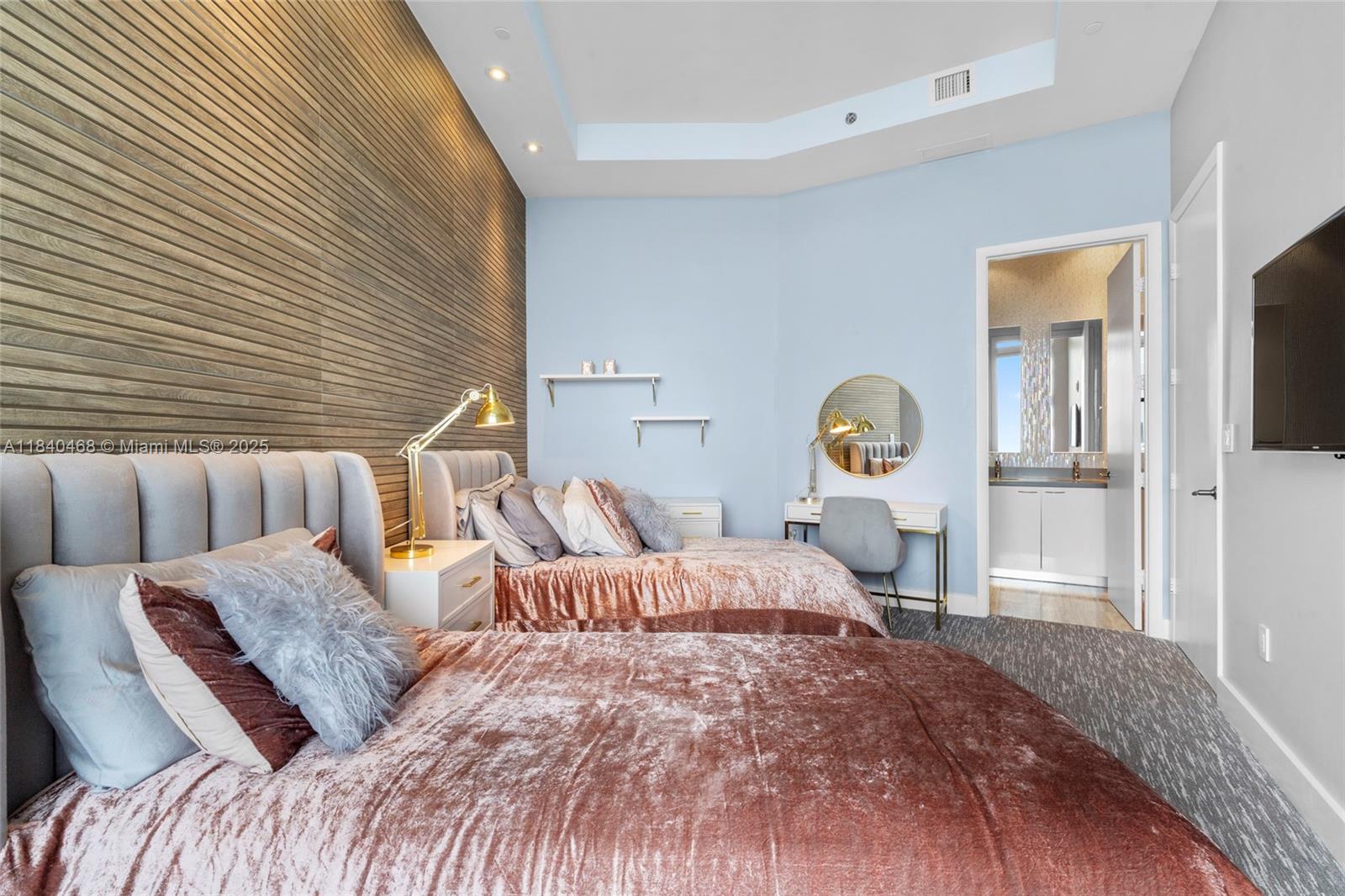 TDR TOWER I CONDO - Residential Lease