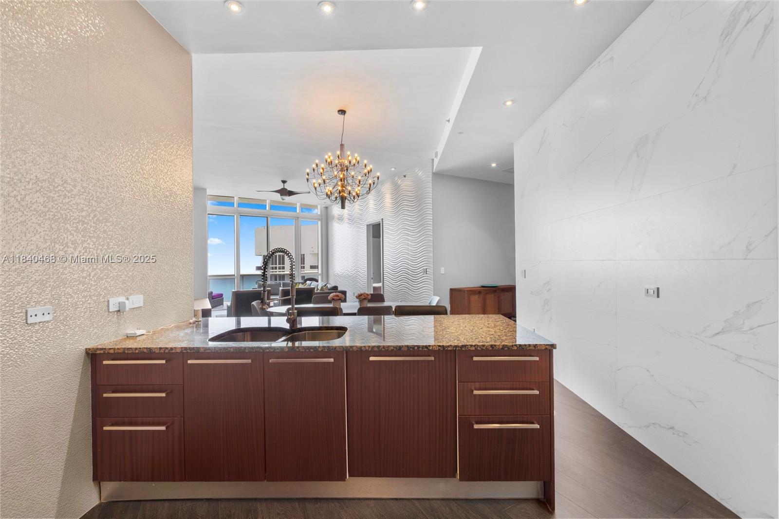 TDR TOWER I CONDO - Residential Lease