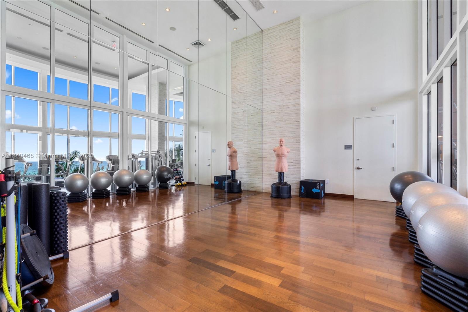 TDR TOWER I CONDO - Residential Lease