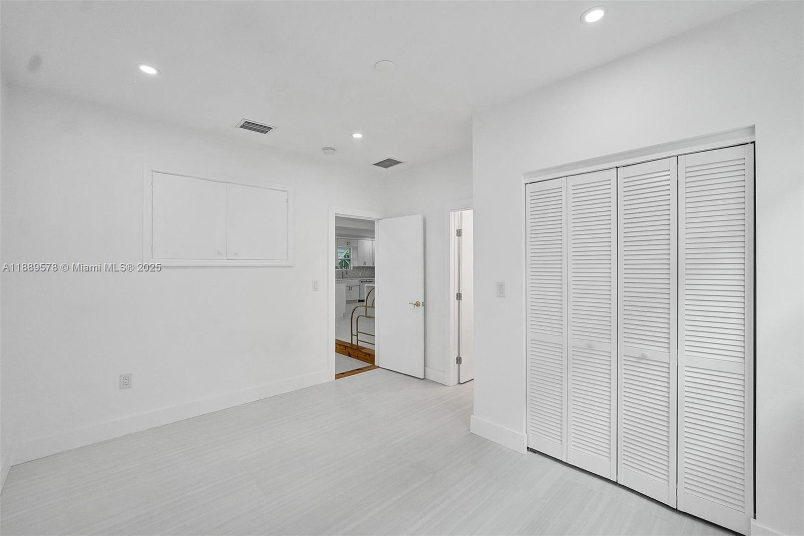 OCEAN BEACH ADDN NO 3 - Residential Lease