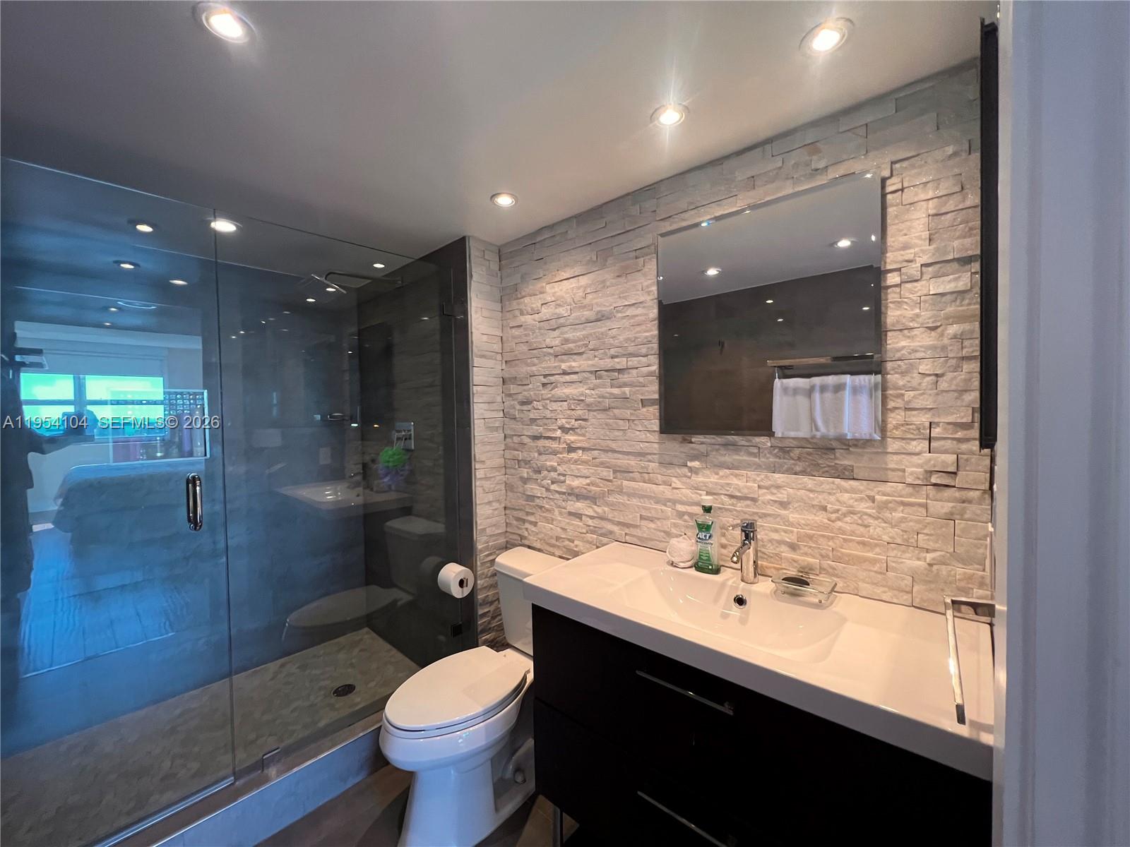 YACHT CLUB AT PORTOFINO C - Residential