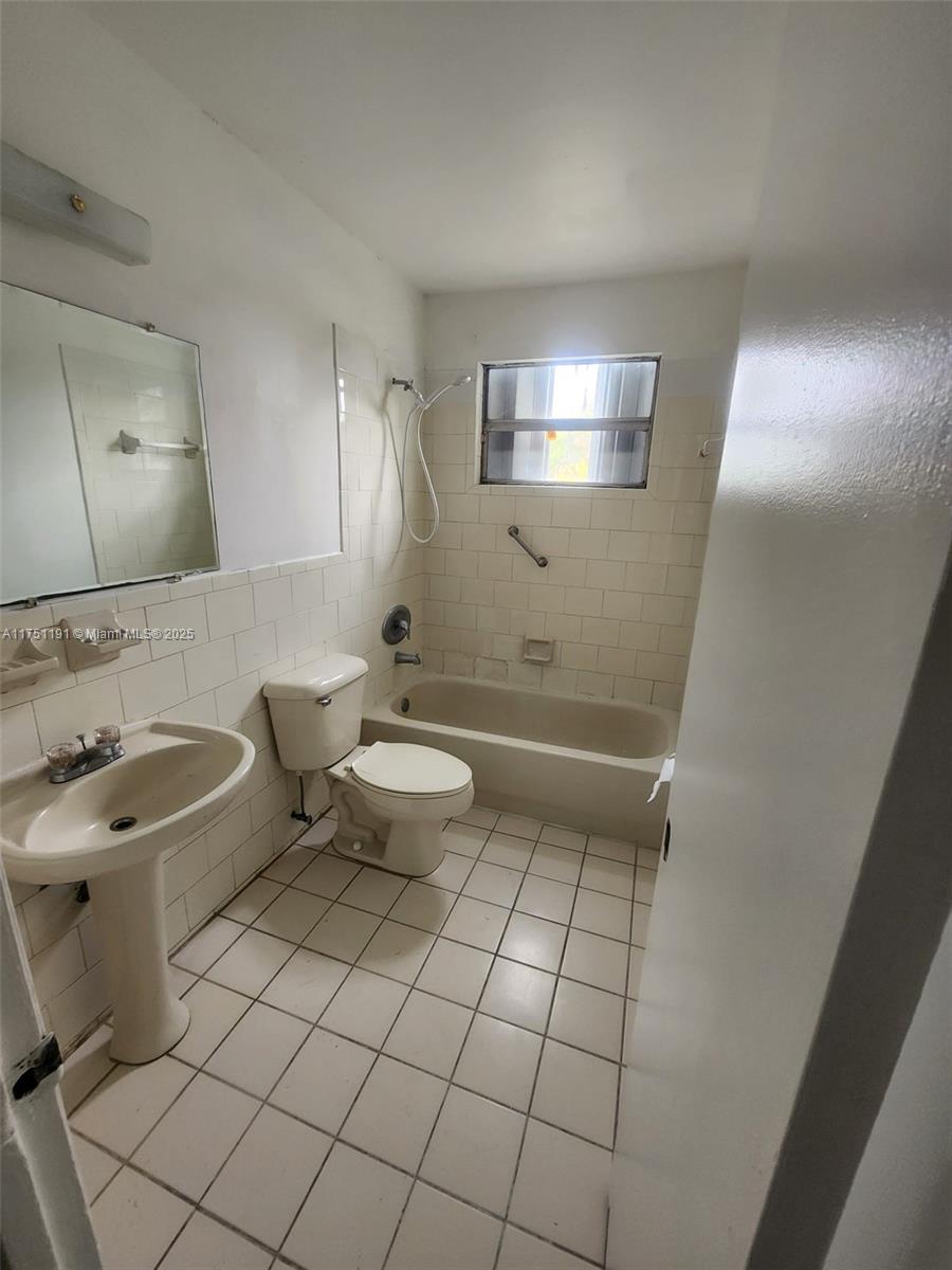 PARK MANOR 1 - Residential Lease