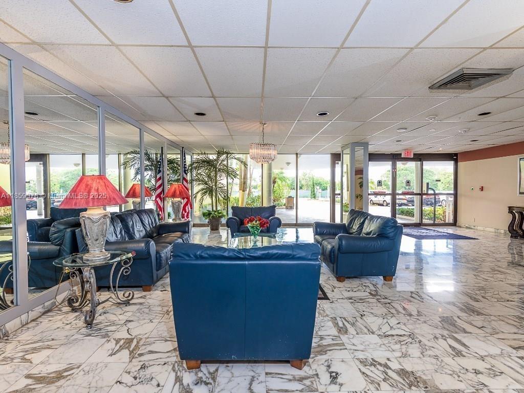 HILLCREST NO 21 CONDO - Residential