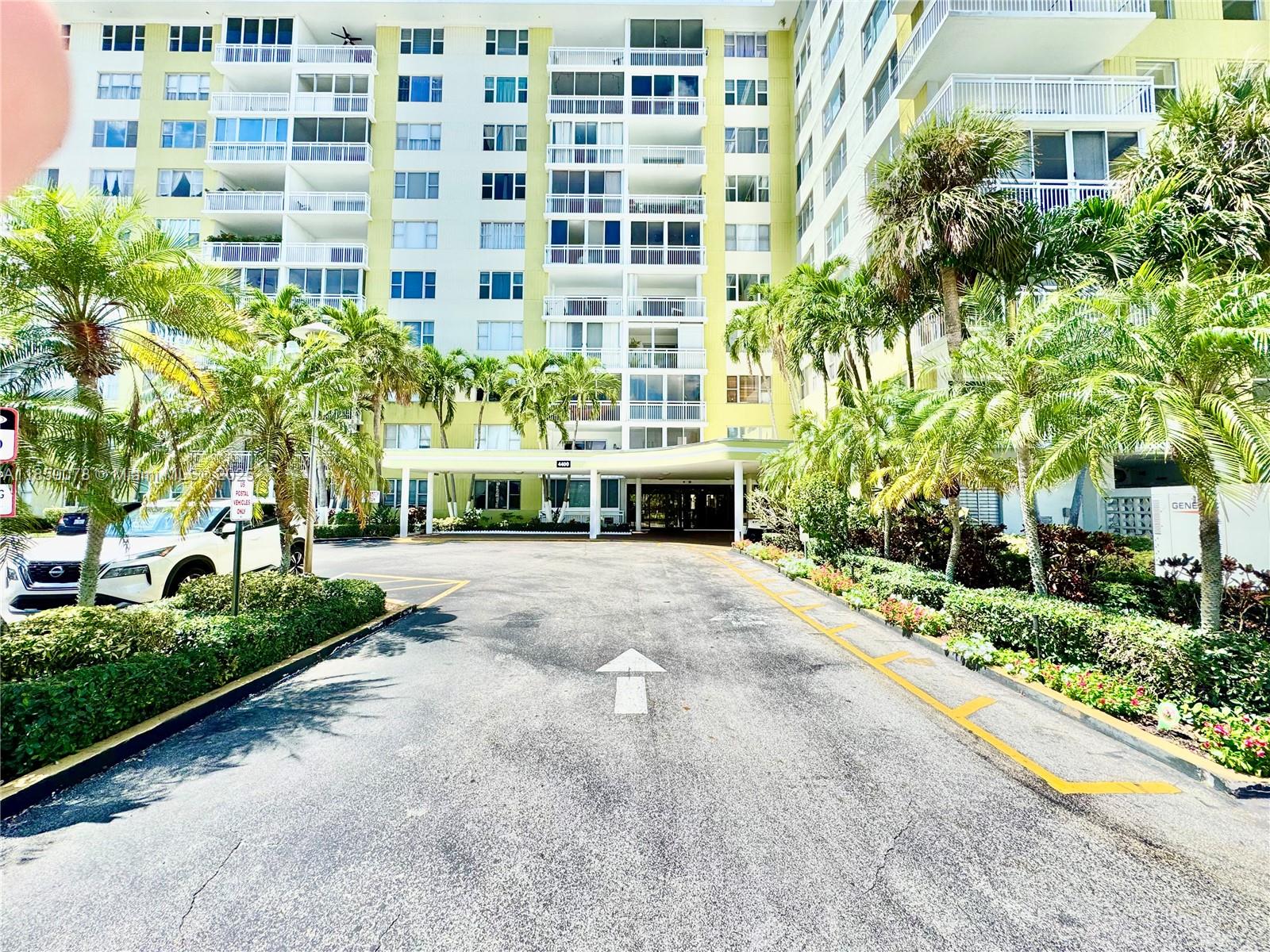 4400 Hillcrest Dr 520C