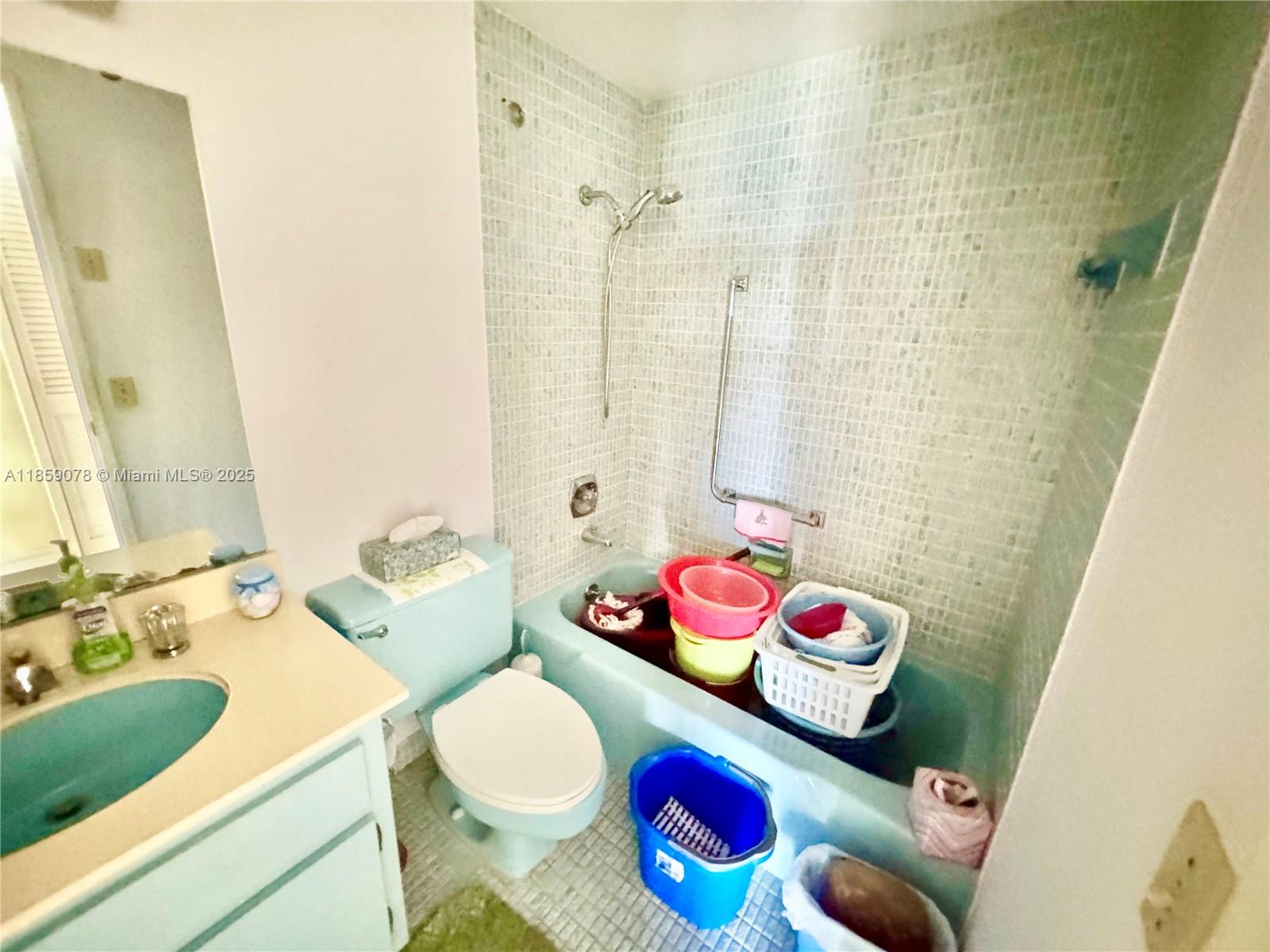 HILLCREST NO 21 CONDO - Residential