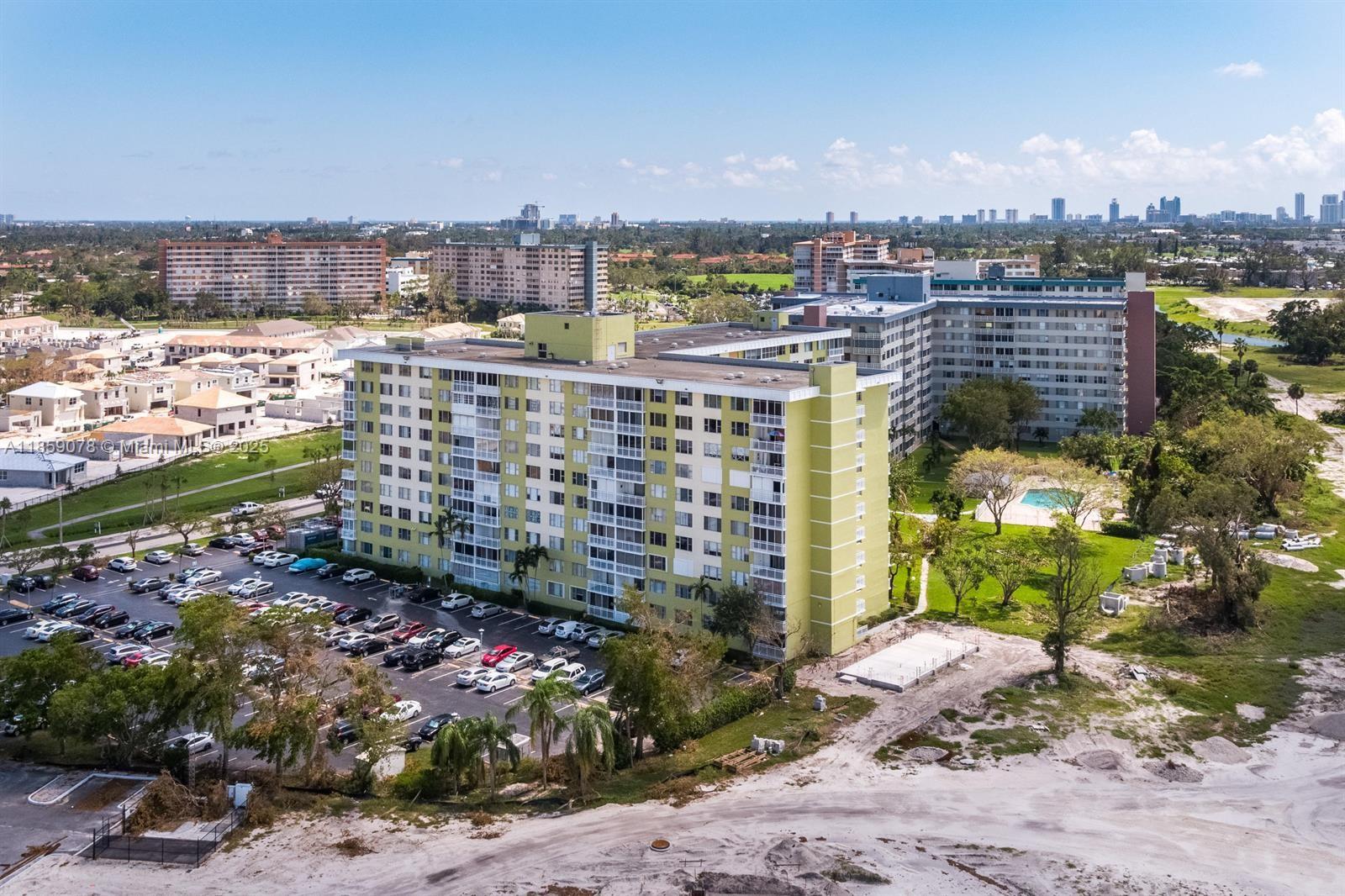 HILLCREST NO 21 CONDO - Residential