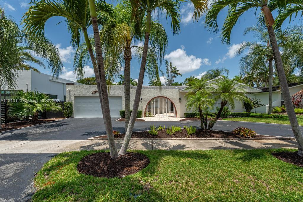 9717 Sw 93rd Ter, Miami, Broward County, Florida - 3 Bedrooms  
2 Bathrooms - 