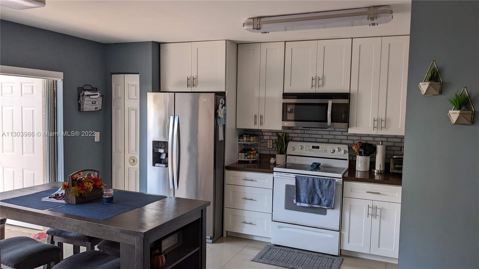 HEFTLERS LAGO MAR WEST - Residential Lease