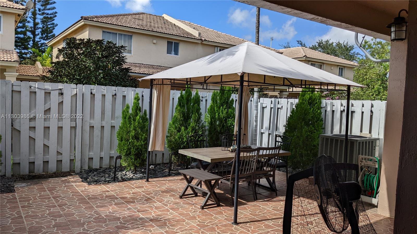 HEFTLERS LAGO MAR WEST - Residential Lease