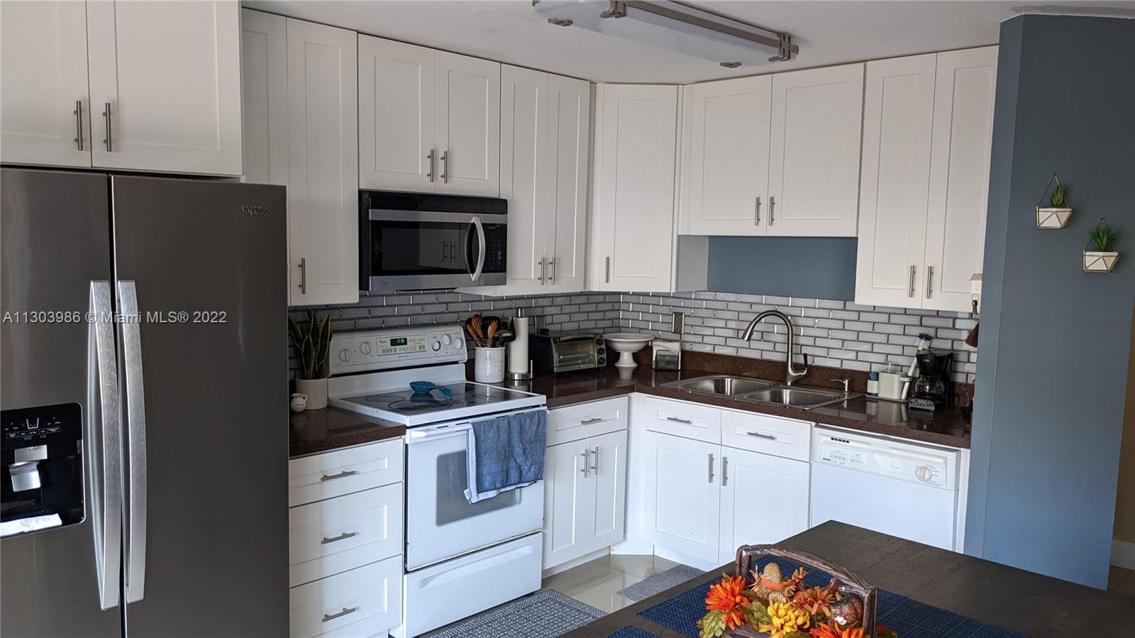 HEFTLERS LAGO MAR WEST - Residential Lease