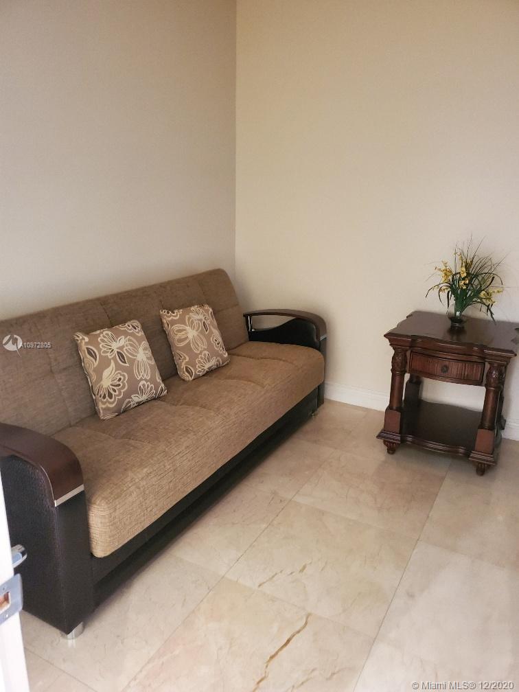 LA PERLA CONDO - Residential Lease