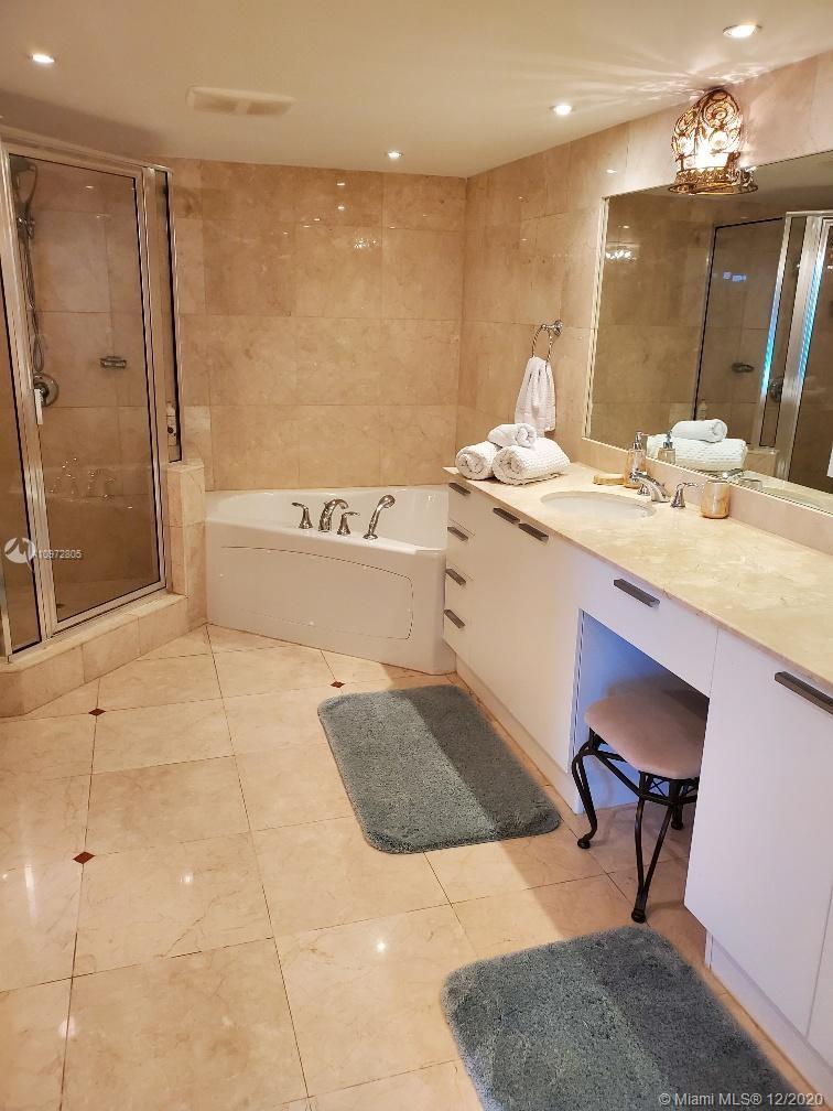 LA PERLA CONDO - Residential Lease