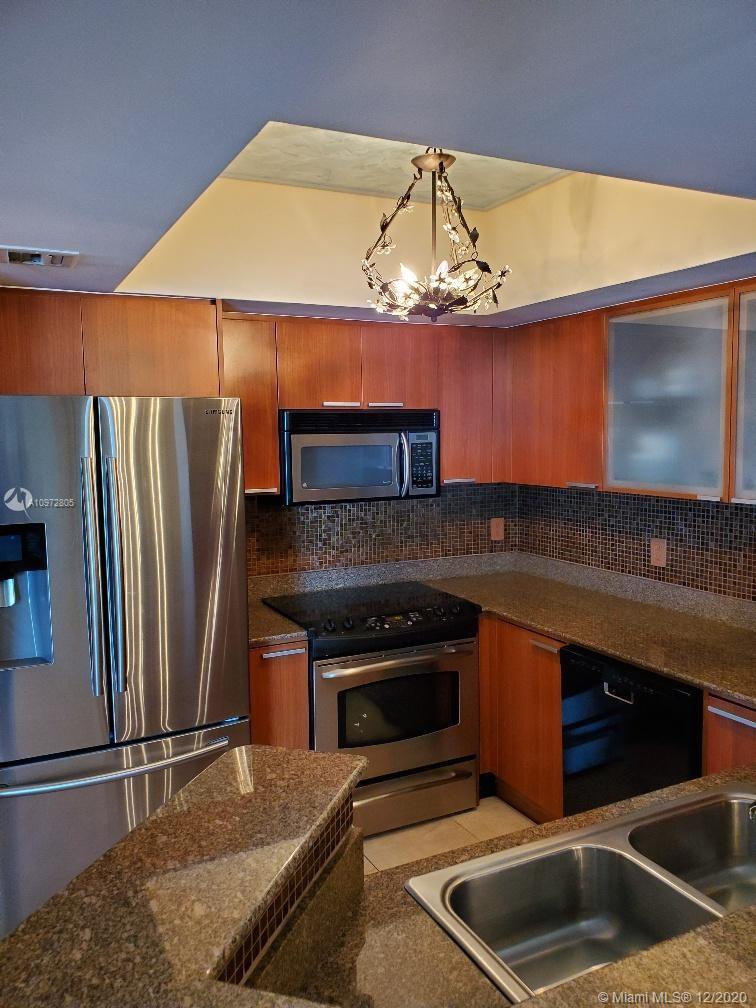 LA PERLA CONDO - Residential Lease