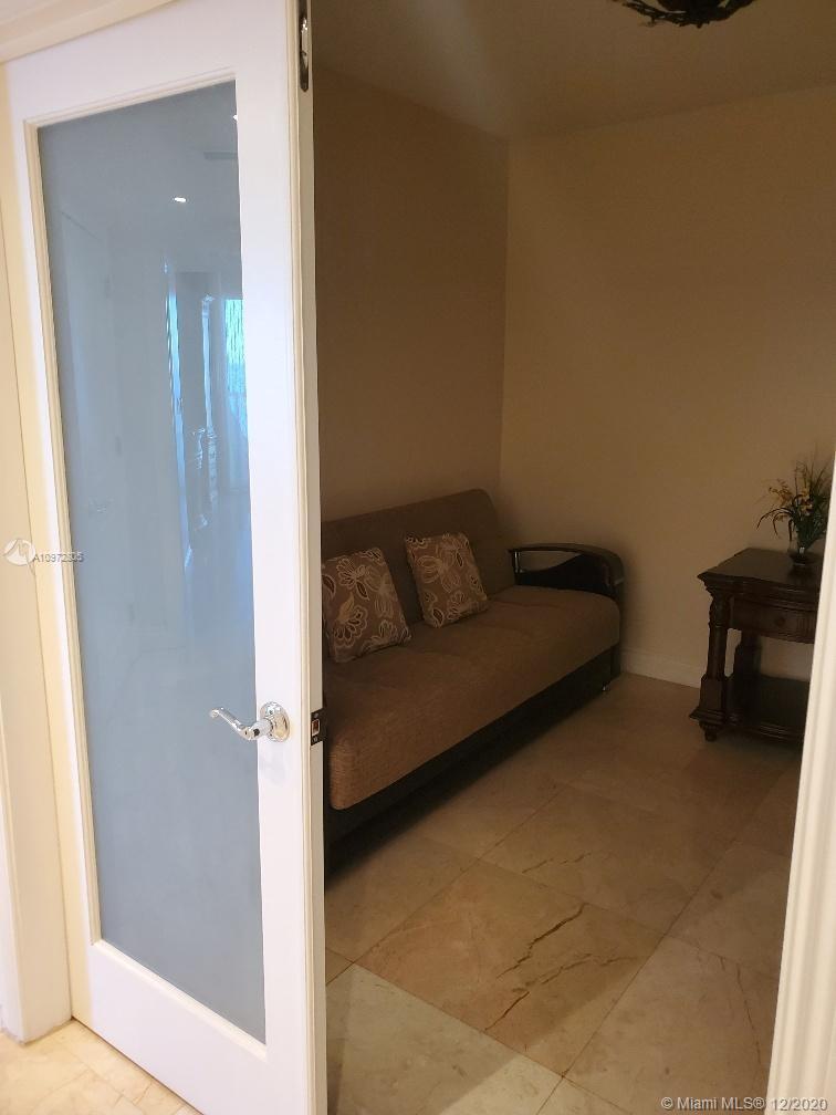 LA PERLA CONDO - Residential Lease