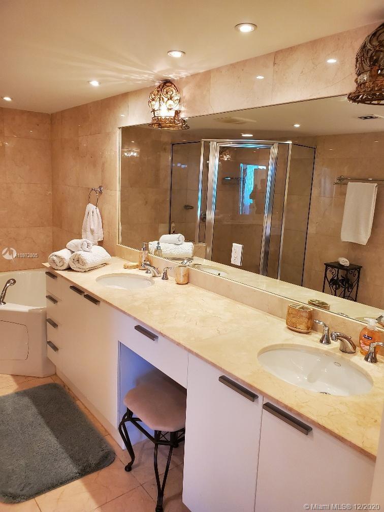 LA PERLA CONDO - Residential Lease