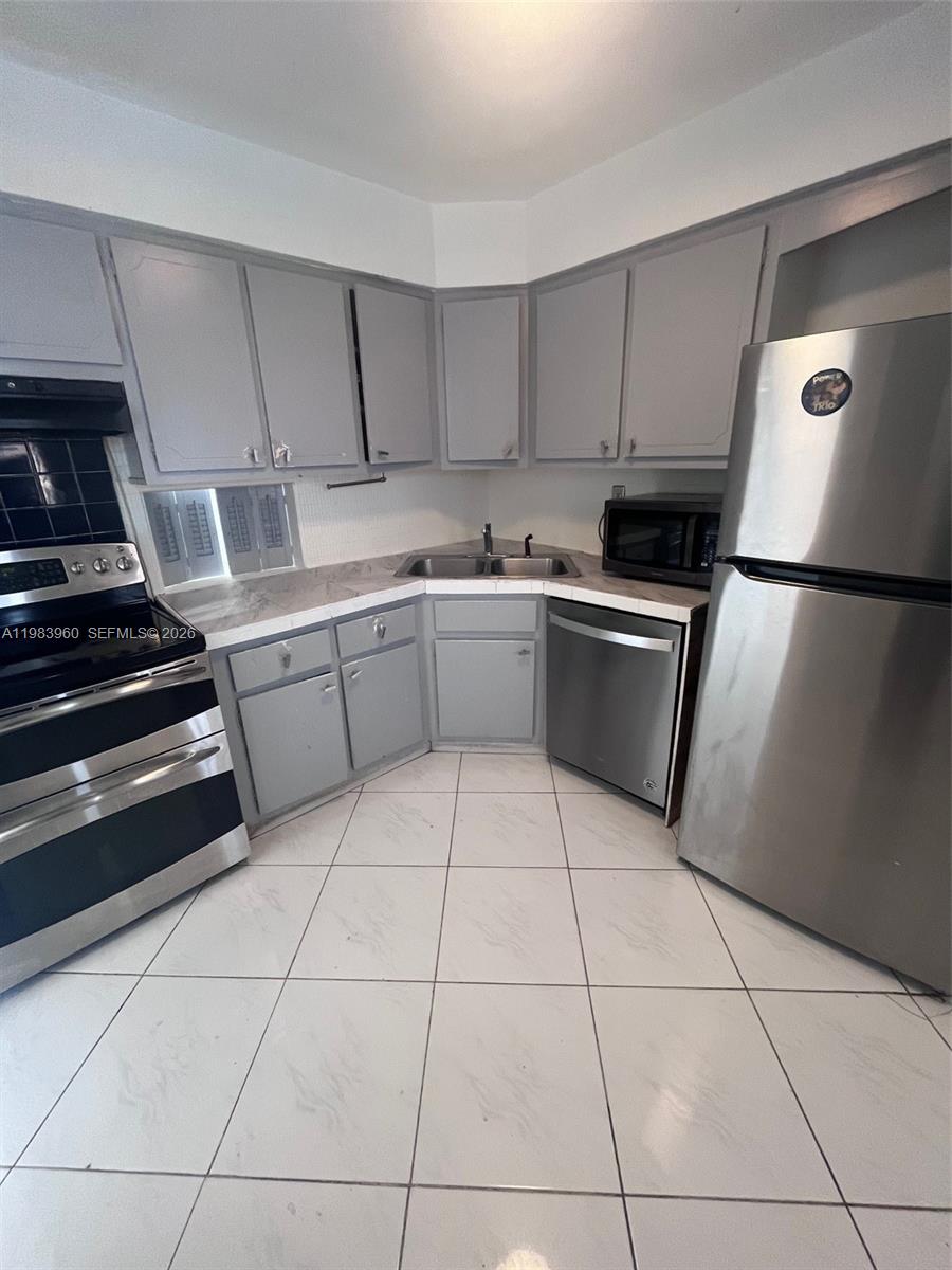 SECOND HORIZONS CONDO - Residential