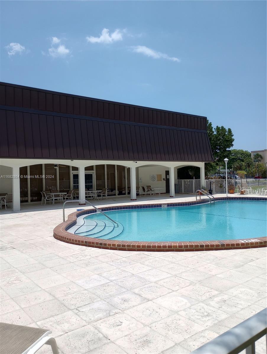 PALM VILLAGE CLUB CONDO - Residential