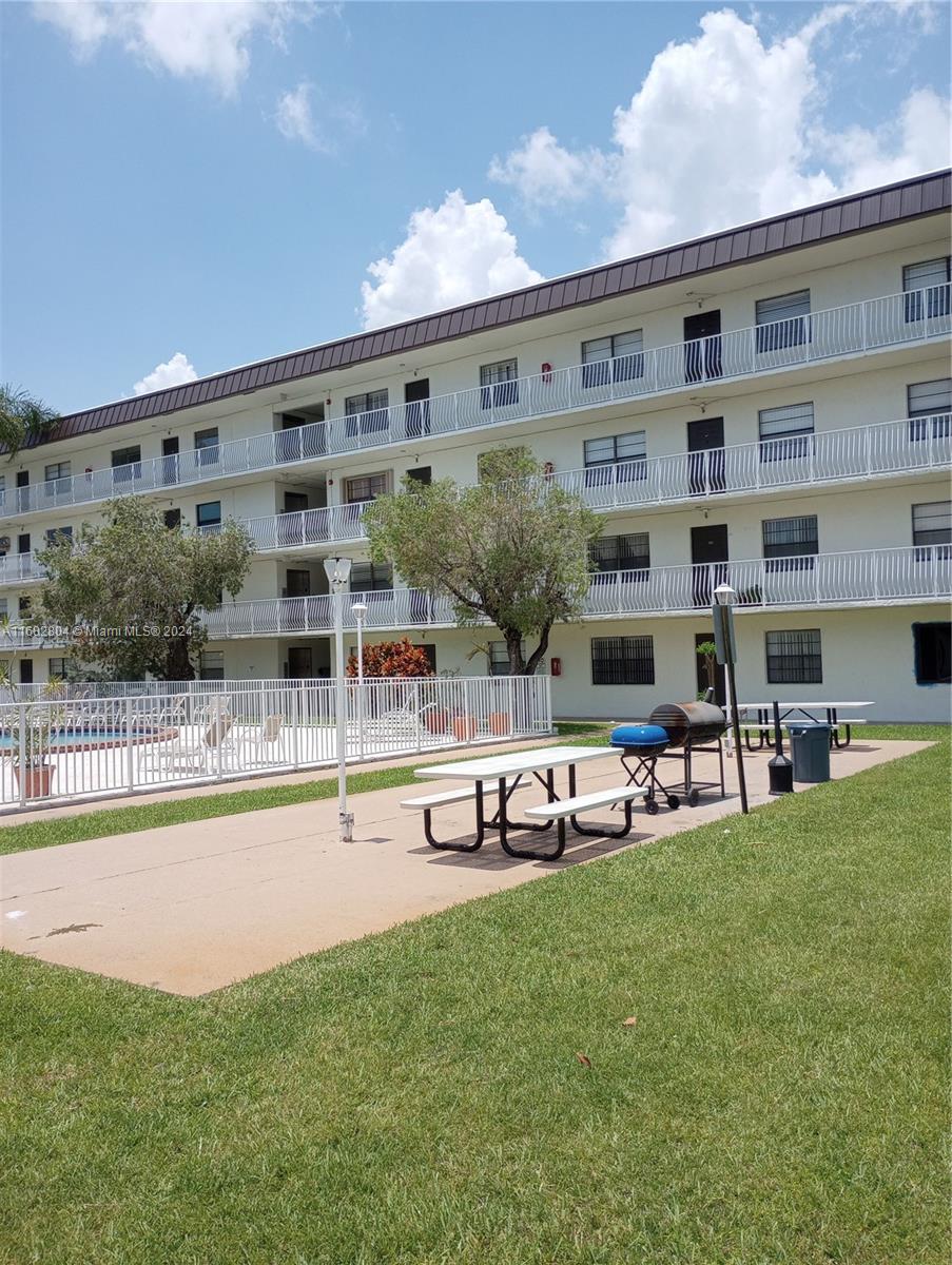 Investment Opportunity - 2/2 No Age restrictions. Can be rented right away after purchase. 2 miles from the Beach, Next to the Dania Beach Casino, Very close to Ft. Lauderdale International Airport and to the new Dania Point's development. Excellent Complex with Pool, Bbq area, Exercise room, Basketball and Tennis Courts (under renovation). Special assessment for 230.73/Month until April 2031