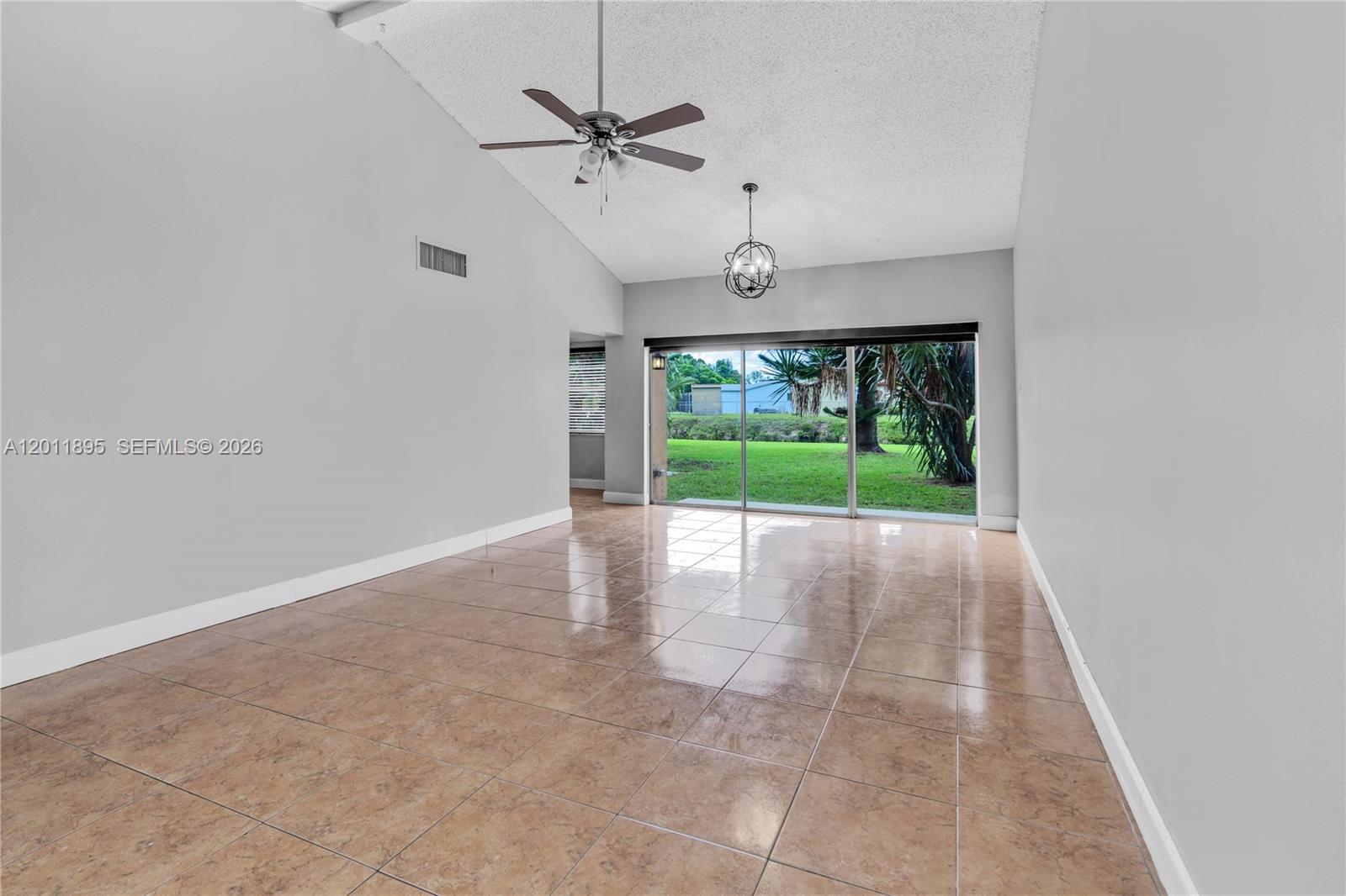 APPLE CREEK - Residential