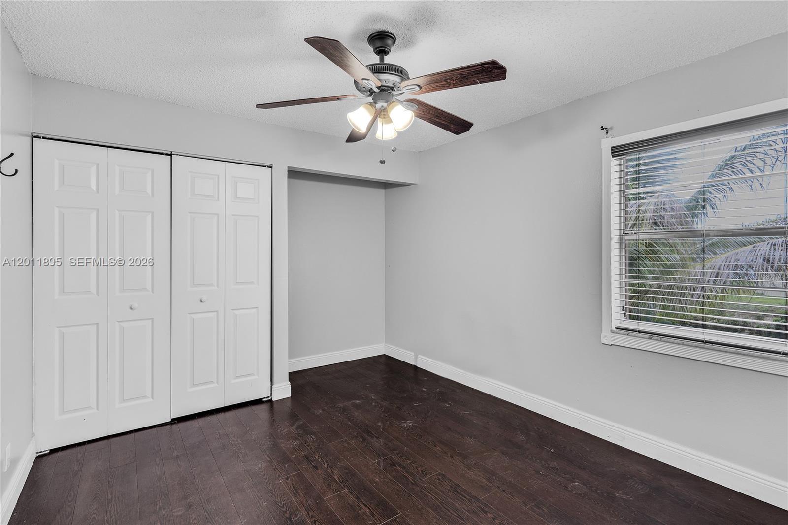 APPLE CREEK - Residential