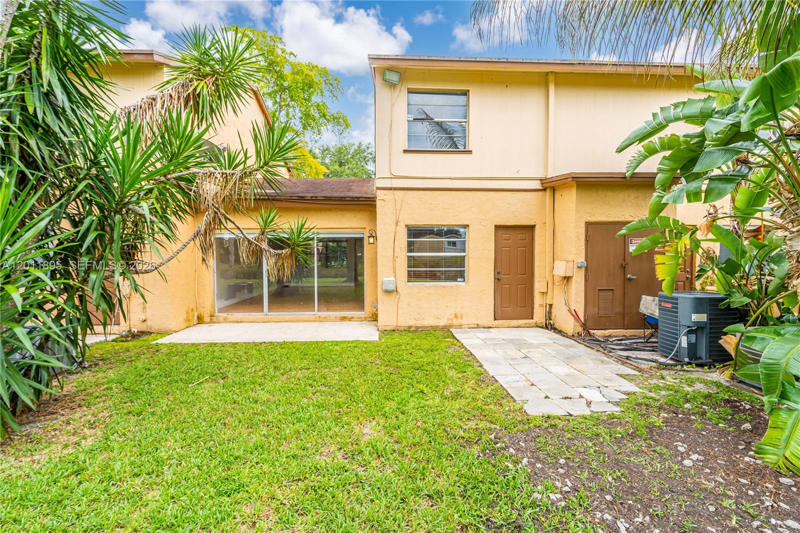 APPLE CREEK - Residential