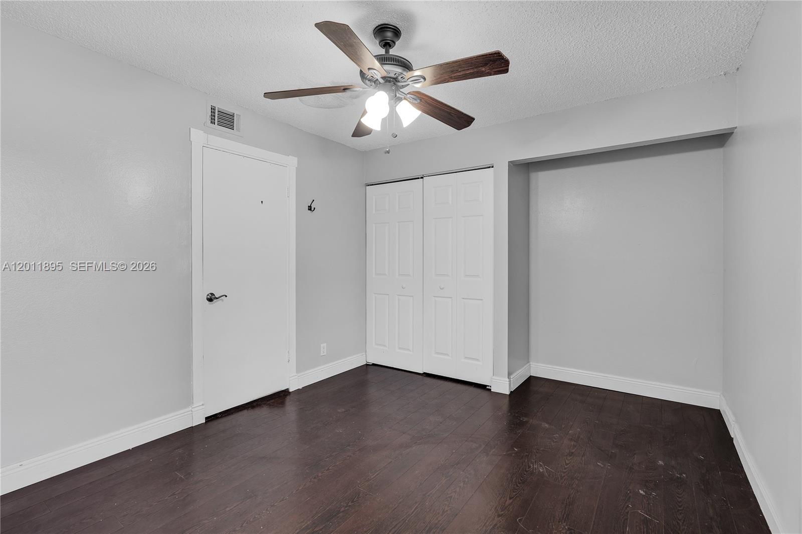 APPLE CREEK - Residential
