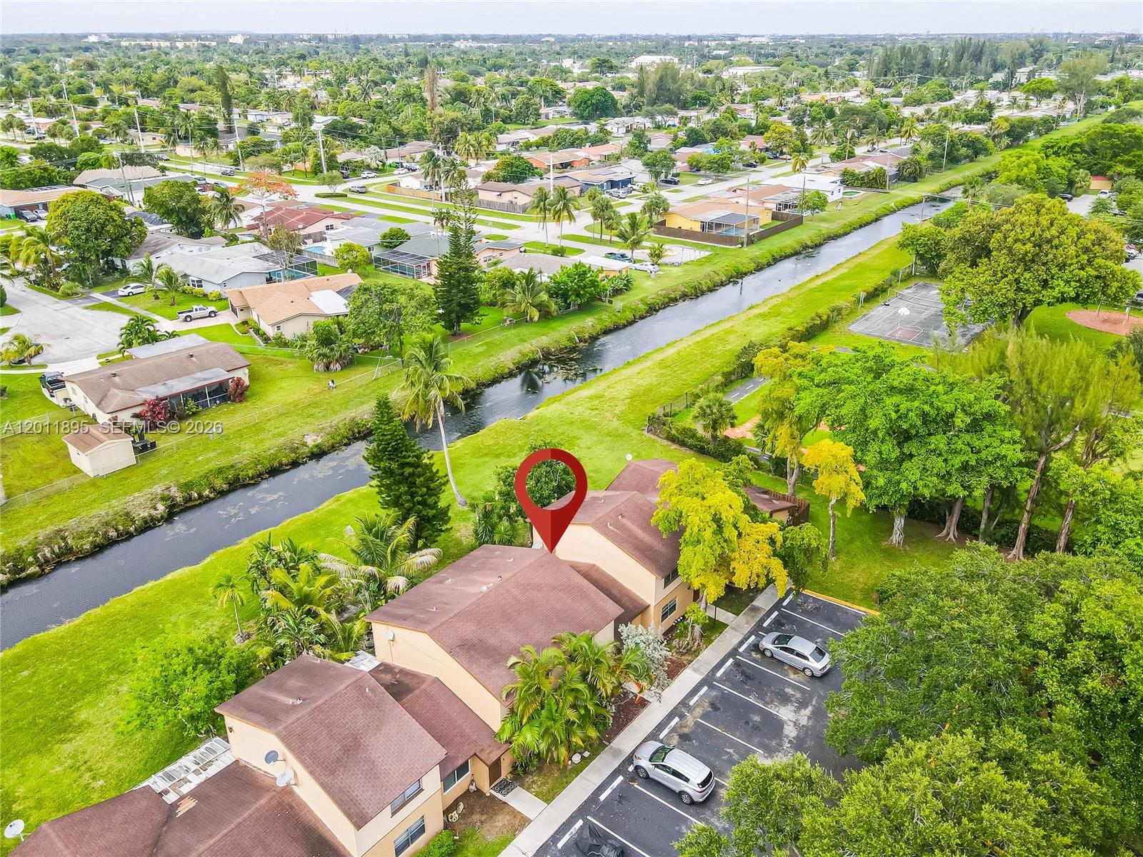 APPLE CREEK - Residential