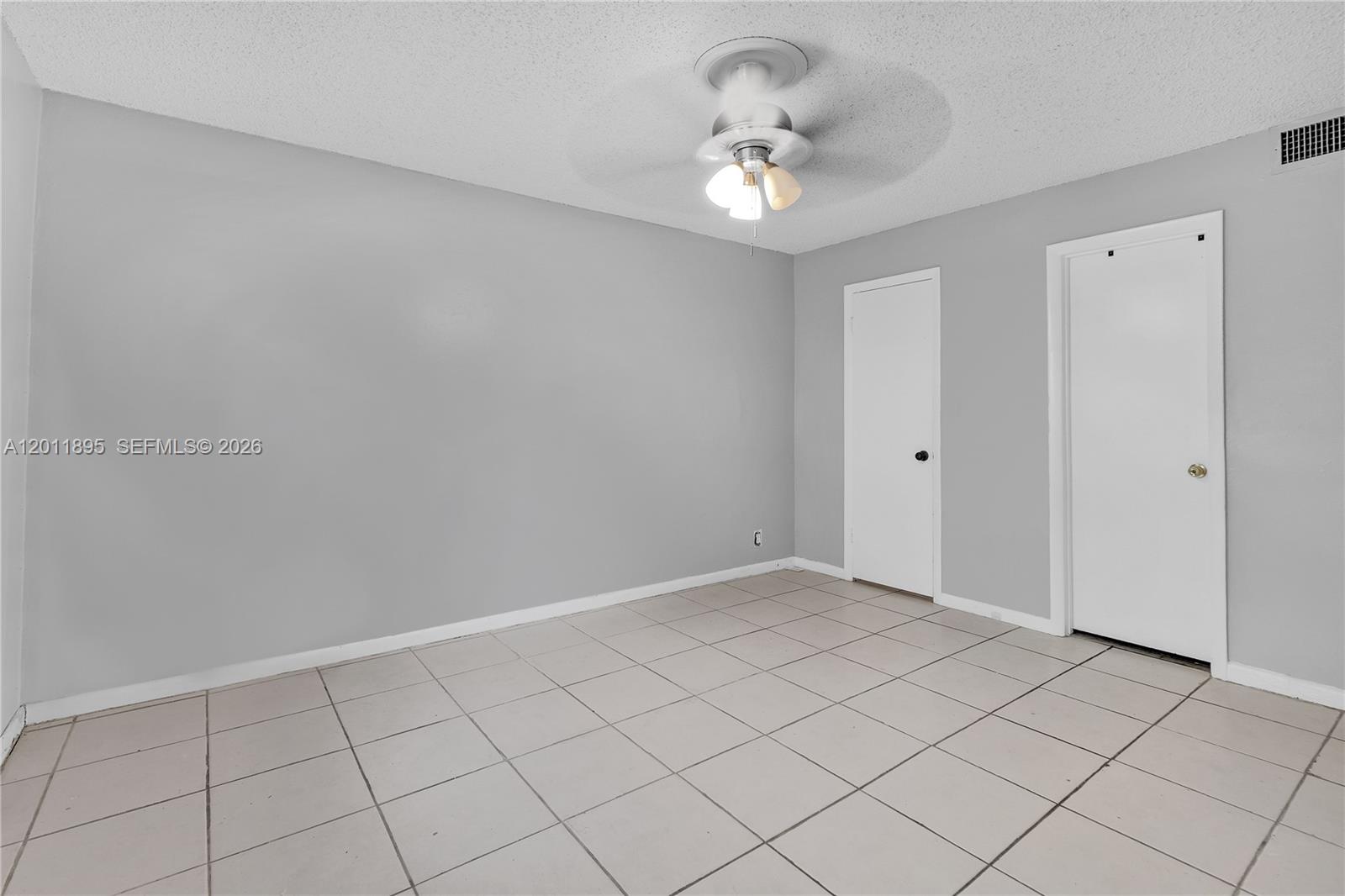 APPLE CREEK - Residential