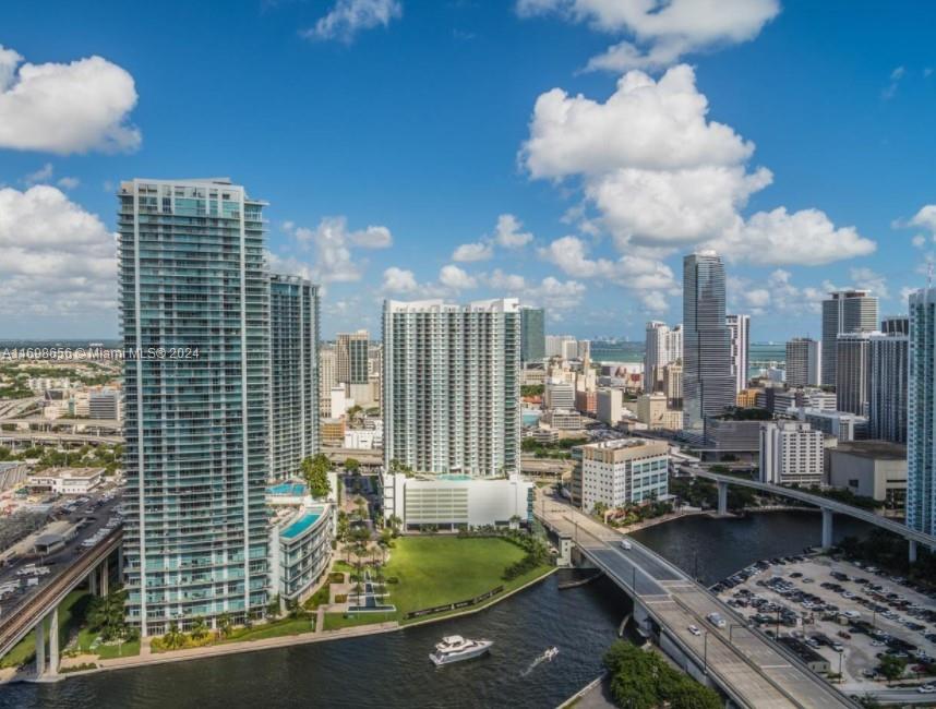 88 SW 7th St 3012