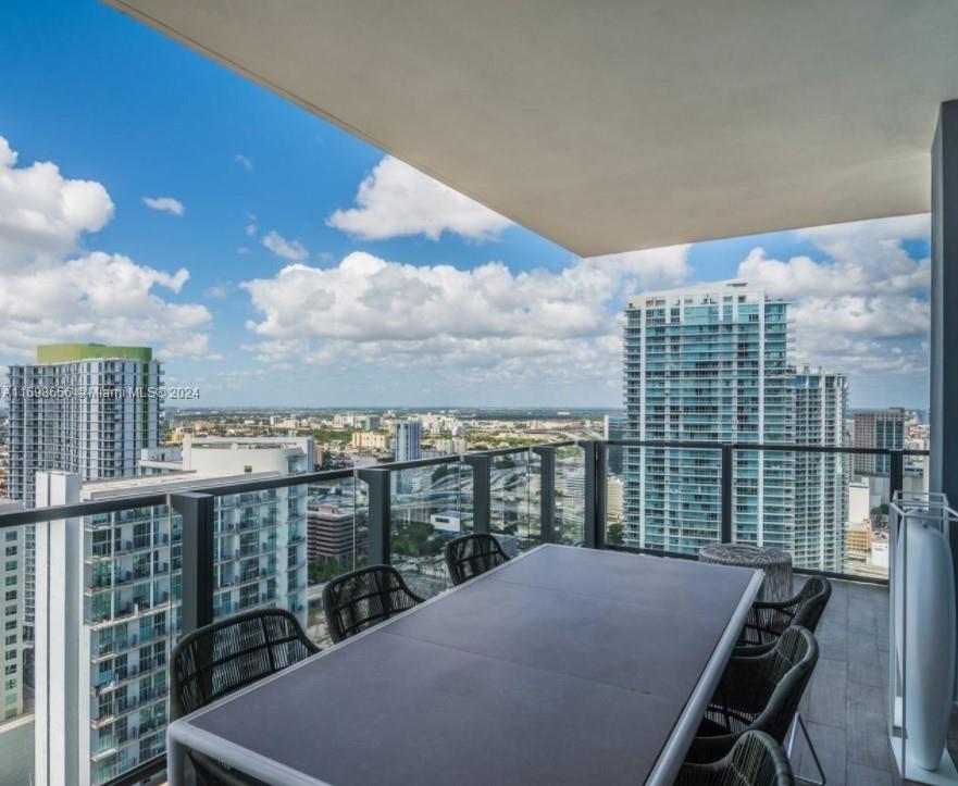 88 SW 7th St 3012