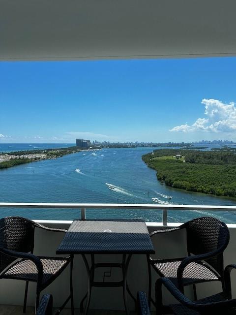 Rental Property at 500 Bayview Dr Ph-18, Sunny Isles Beach, Miami-Dade County, Florida - Bedrooms: 1 
Bathrooms: 2  - $2,800 MO.