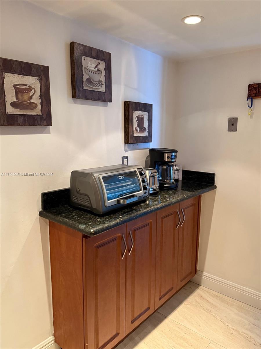 500 Bayview Dr PH-18