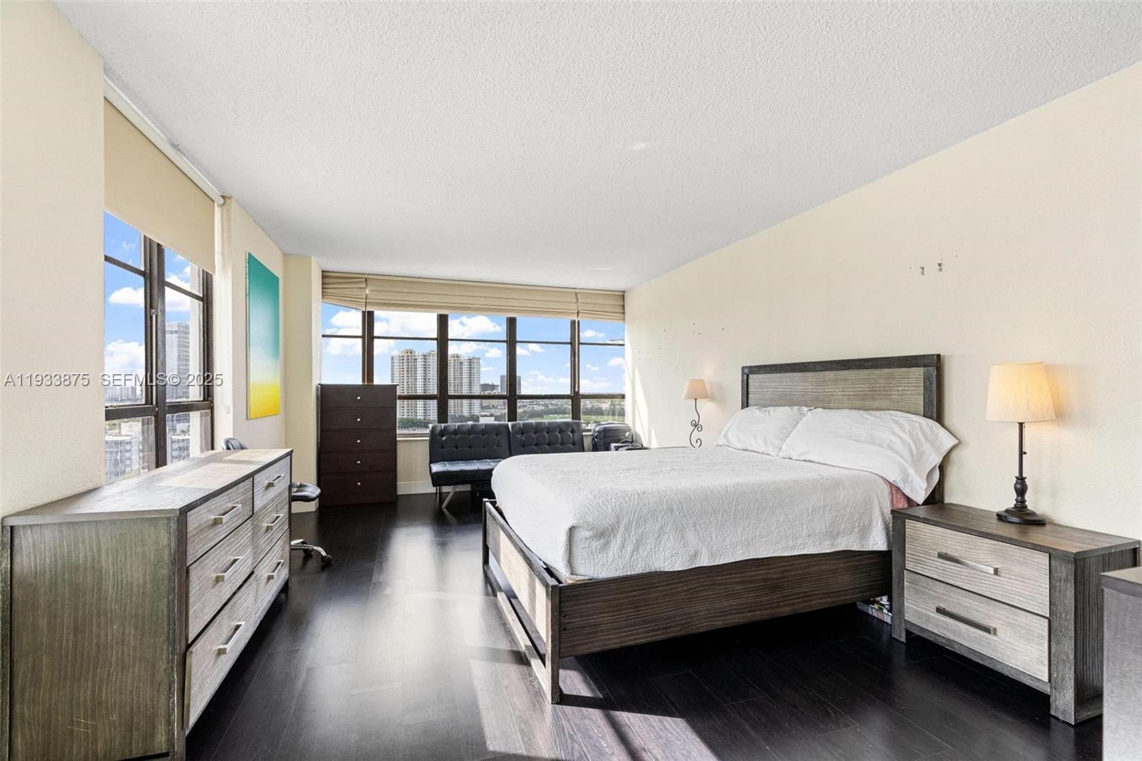 OLYMPUS CONDO PHASE - Residential